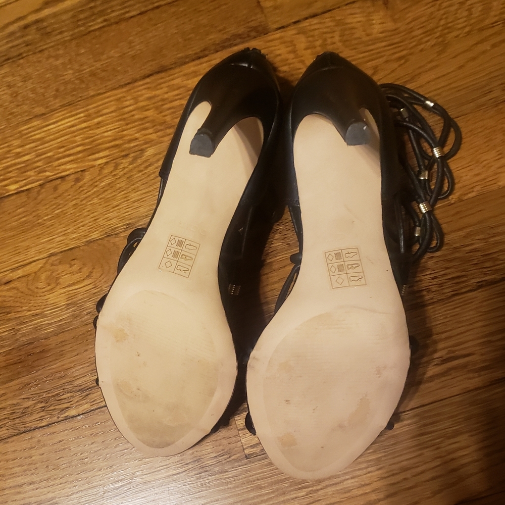 ❗Aldo Black Strappy Heels with Gold Accents🔥 - Picture 4 of 4